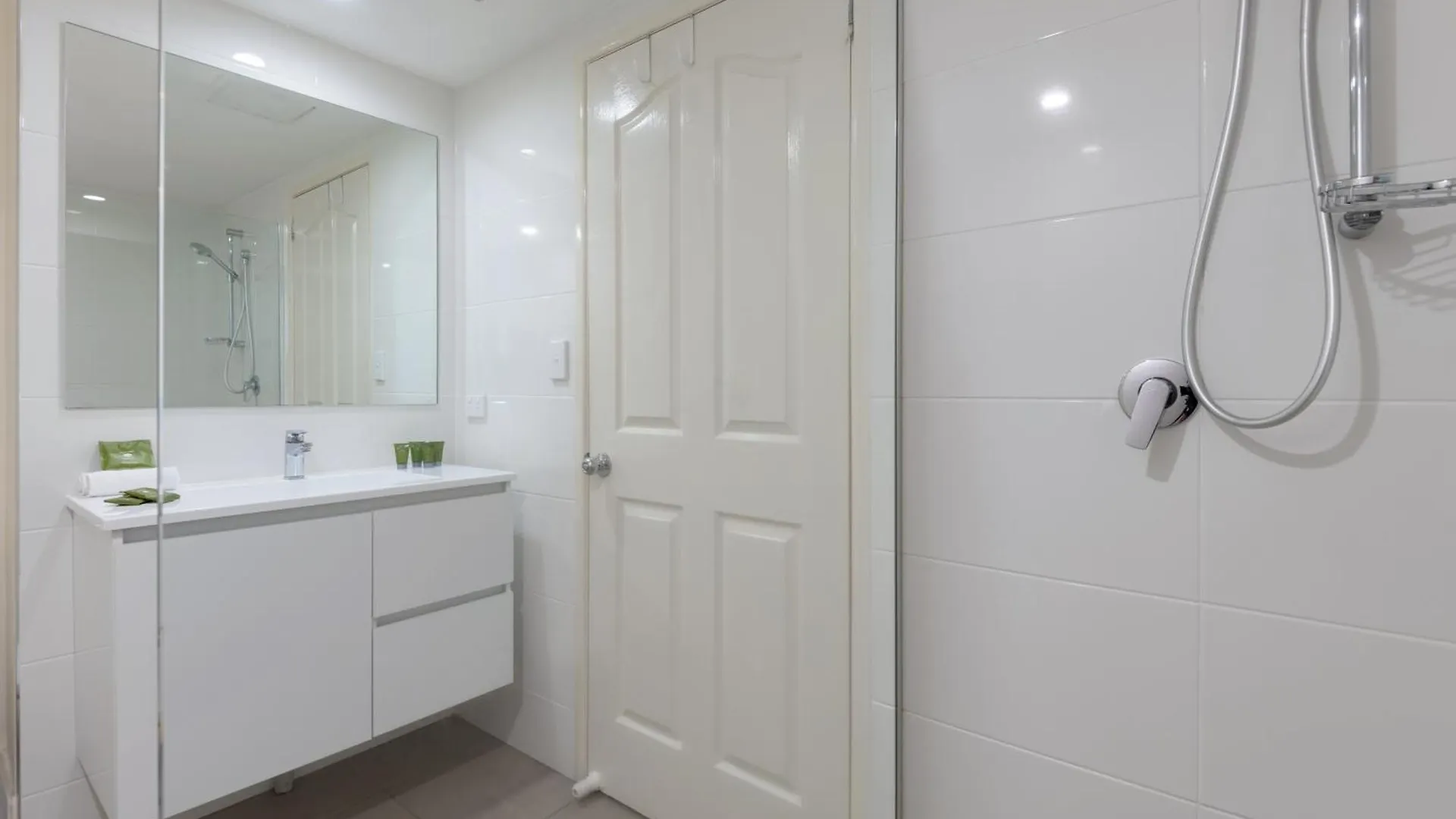 The Newport On Macrossan Aparthotel Port Douglas 4*,